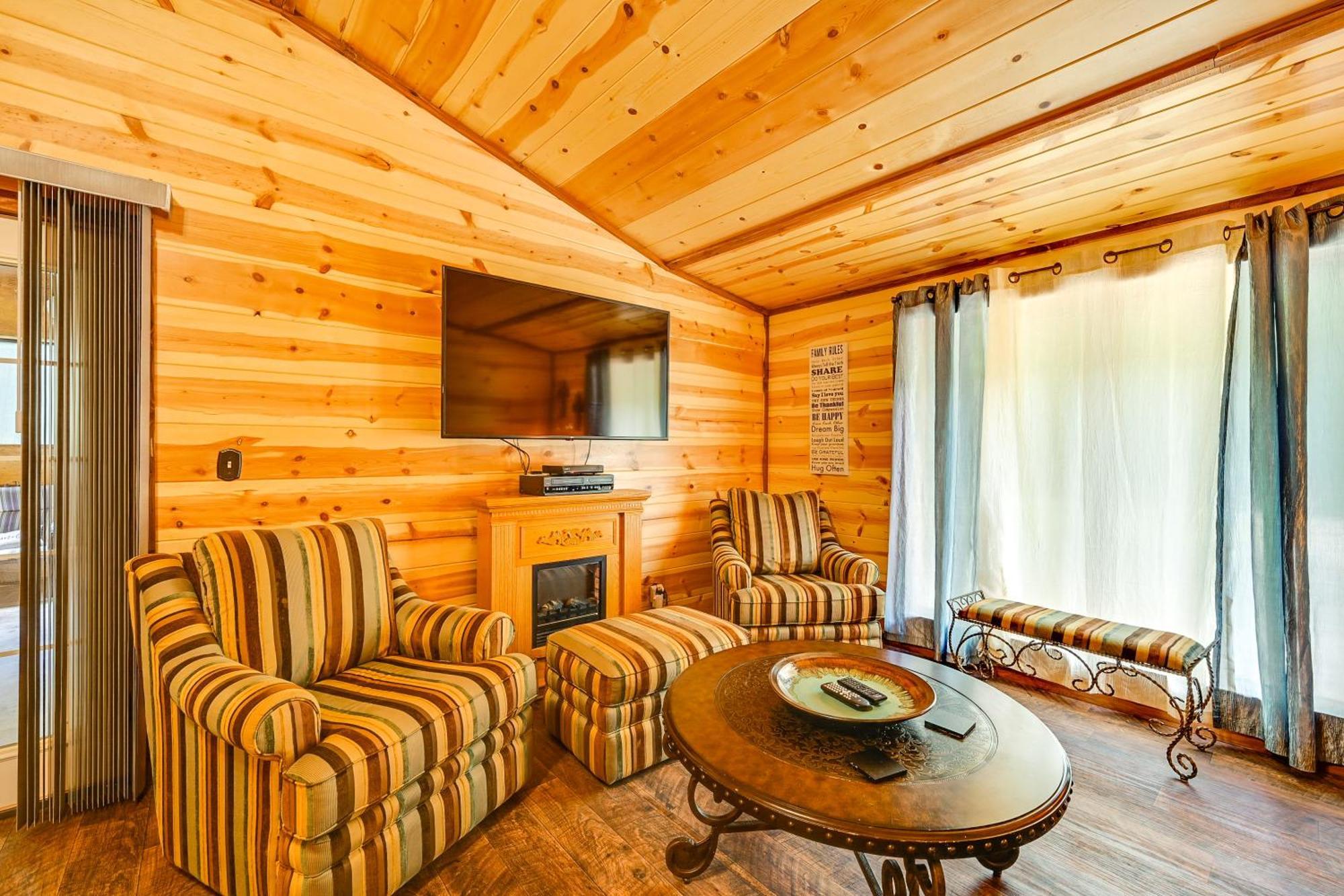 Vila Quiet Abode With Gas Grill About 5 Miles To Broken Bow! Exteriér fotografie
